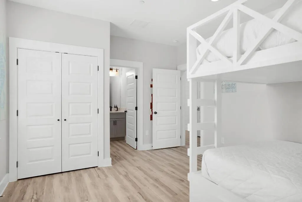 Top Gun Pet Friendly Golf Cart Included Destin Holiday home