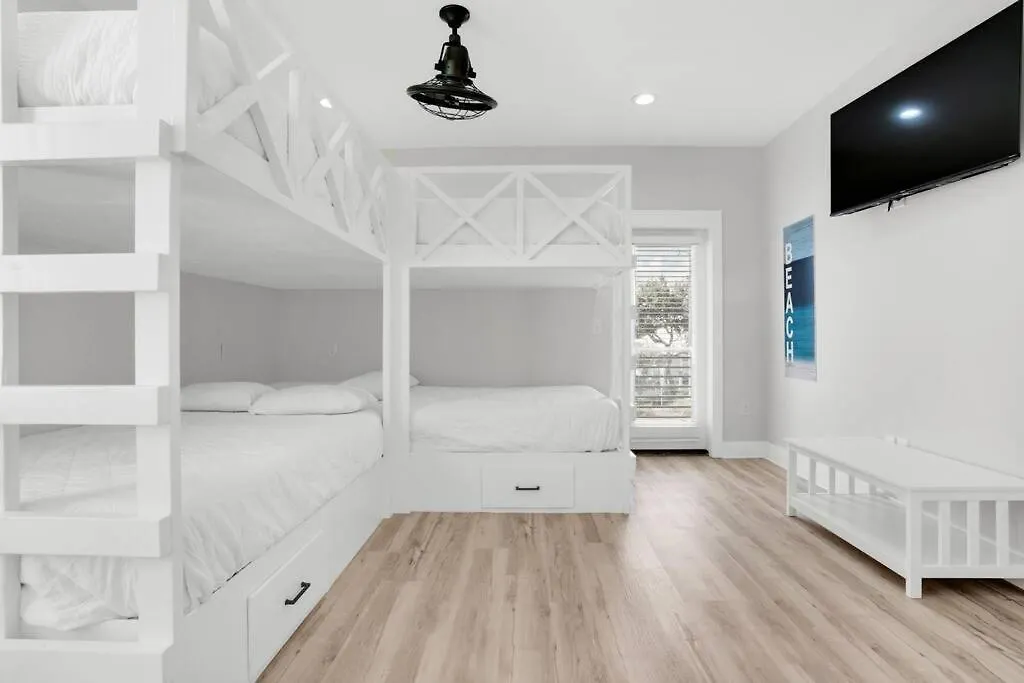 Holiday home Top Gun Pet Friendly Golf Cart Included Destin