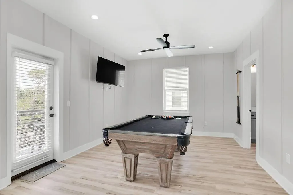 Top Gun Pet Friendly Golf Cart Included Destin Holiday home